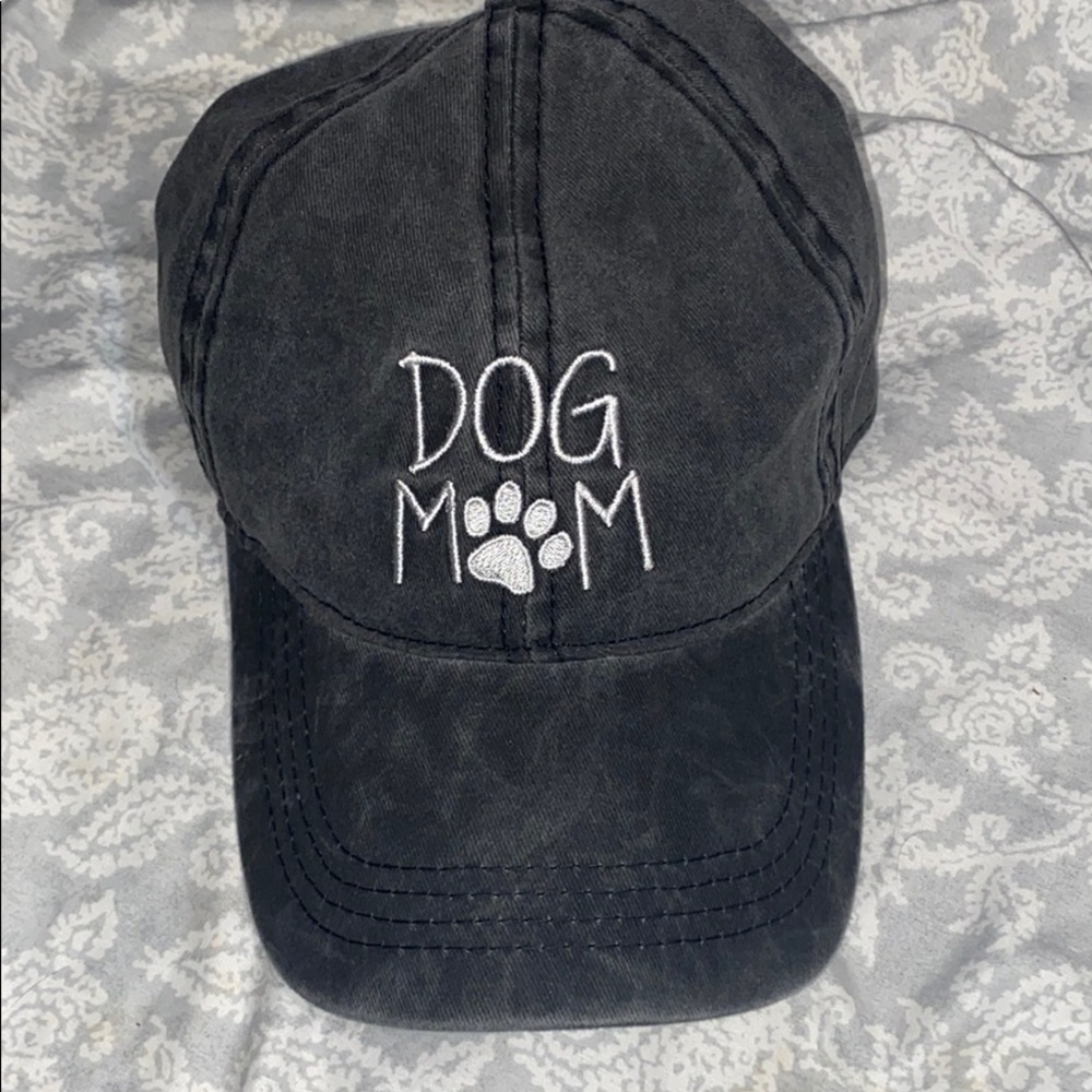 Gently used DOG MOM hat.